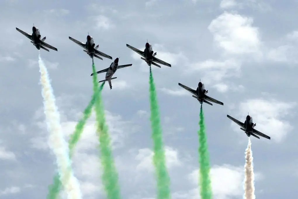 2020年2月,巴基斯坦空军在卡拉奇举办飞行表演。 新华社发