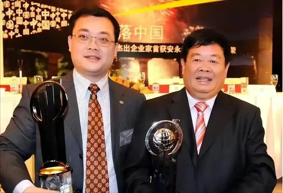 福耀玻璃：曹德旺辭去董事長職務(wù)，選舉曹暉為新董事長