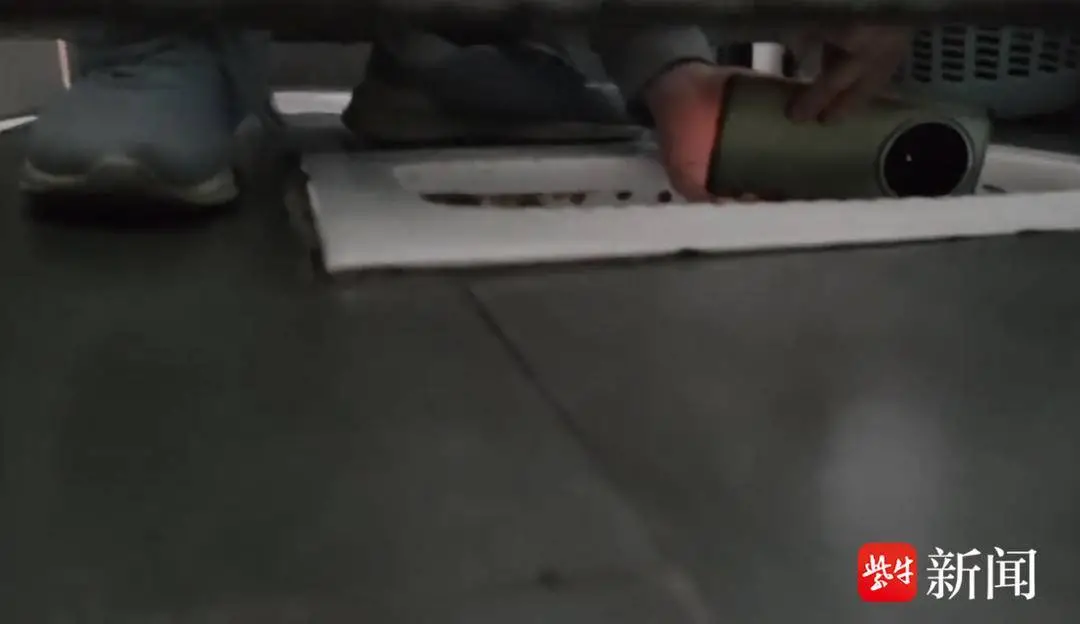 周女士第一次被偷拍