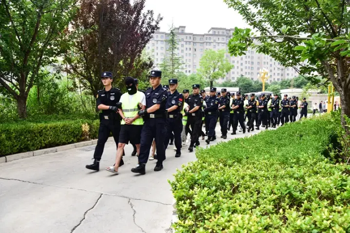 抓獲犯罪嫌疑人25名，網(wǎng)警斬斷侵犯公民個人信息黑色產(chǎn)業(yè)鏈