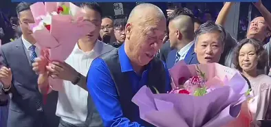 “全网最爱发钱老板”中秋给员工父母发1000万元，回应作秀质疑：此类活动已举办十几年