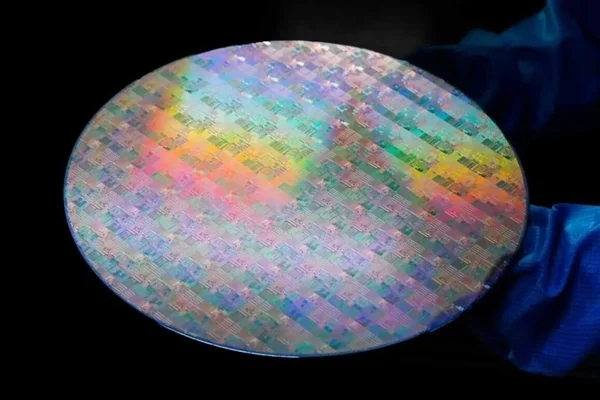 全国产化!国内首条12寸硅光芯片流片平台正式投用