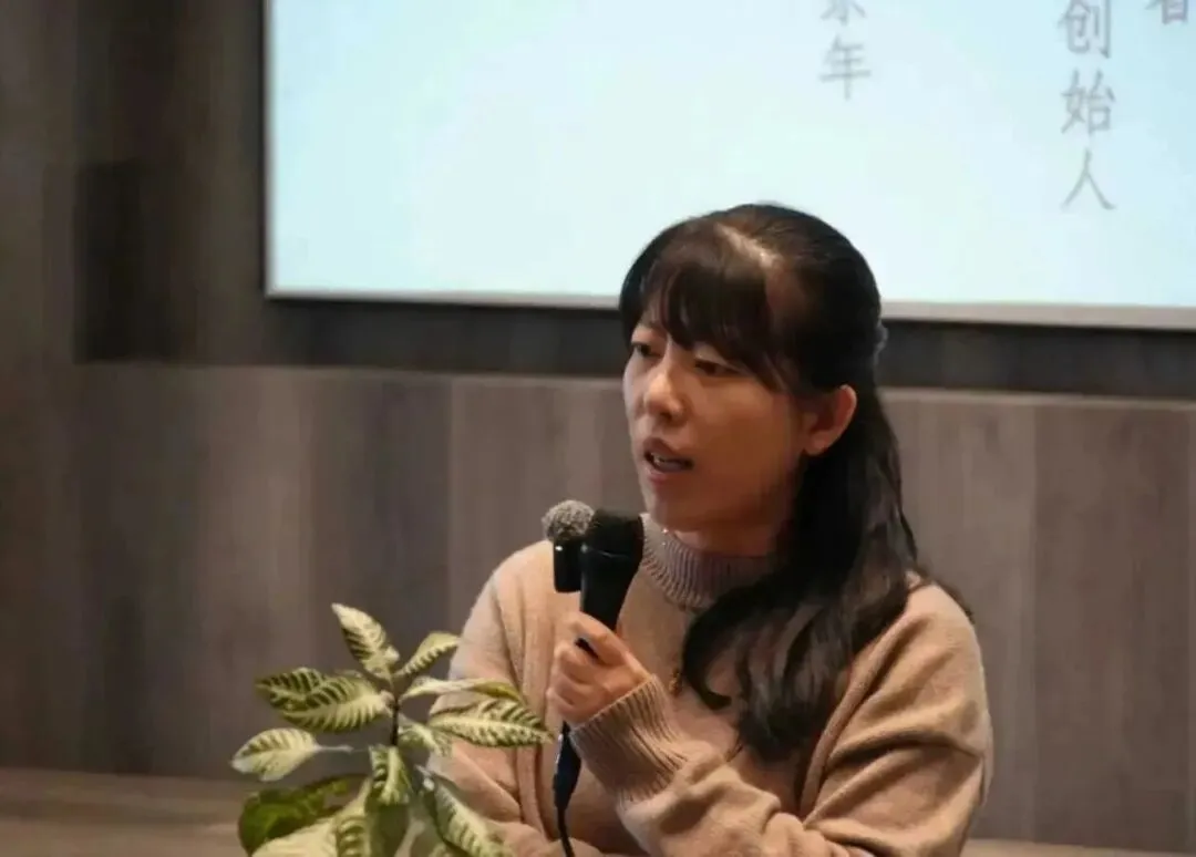 袁洁在长达十年的观察中，记录下技校孩子们的另类成长